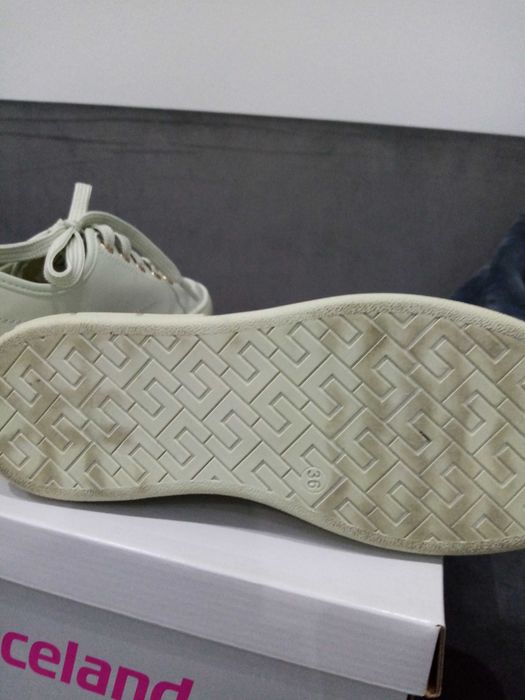 Дамски спортни обувки