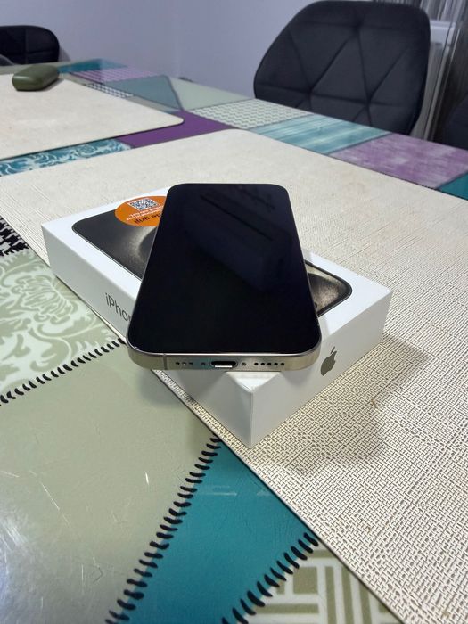 Iphone 15 pro Natural Titanium garantie Aprilie 2026