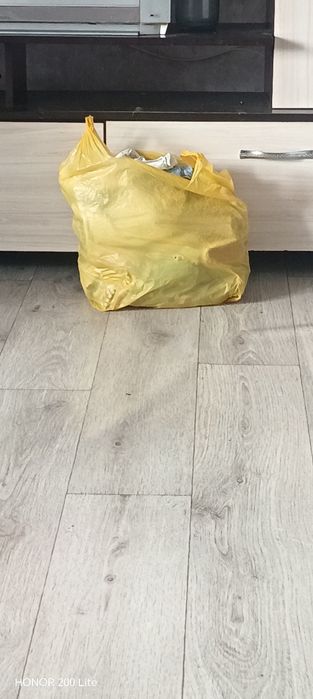Отдам большой покет вещей