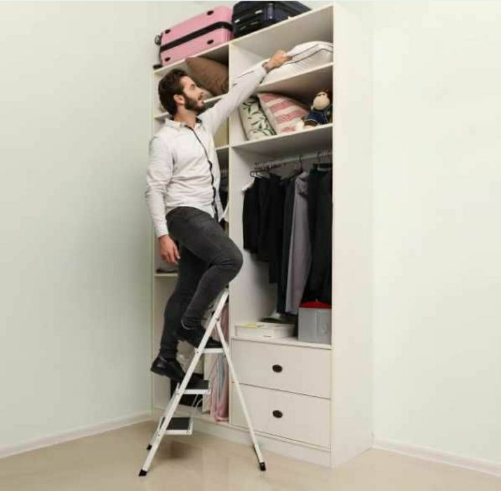 Scara metalica cu 3 trepte,inaltime 46,5, capacitate 150 kg, Alb