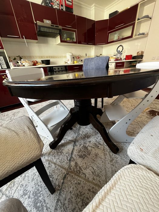 Продаю стол и стулья