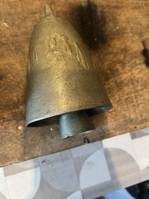 Продавам стари звънци