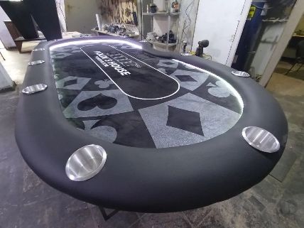 Masa de Poker cu led la comanda execuție in 2 zile (CT)