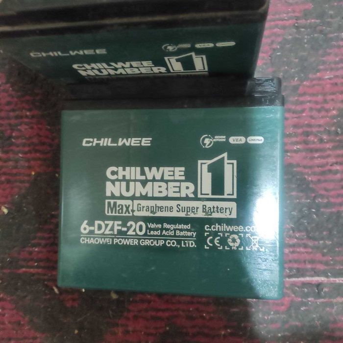 Аккумуляторы 12 вольт 20 ампер час 5 штук.