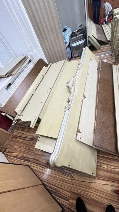 Спальный гарнитур