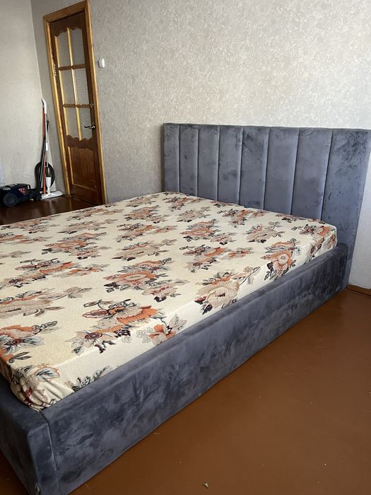 Продам кровать двухспальную