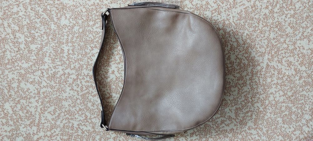 Нова дамска чанта тип торба