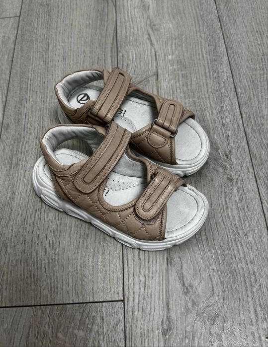 Сандали для девочки кожа Perlina 29 р