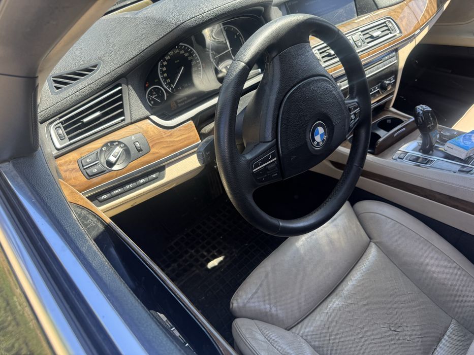 Bmw 730d 245cp // 2009 **5 Butoane** Proprietar