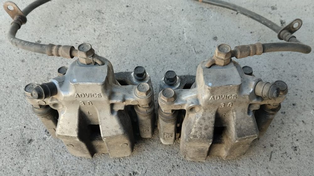 Задние суппорта Camry 40