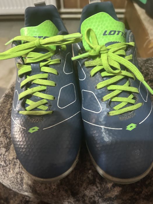 Ghete de sala pentru baieti nr 34  nu au nici un defect