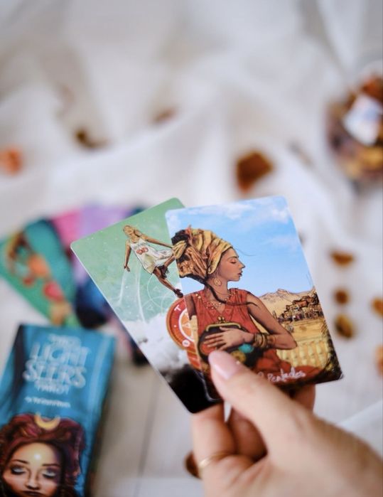 Карты таро, новые в упаковки, прислали с Америки