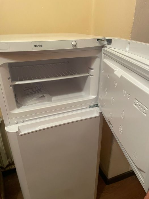 Холодильник indesit