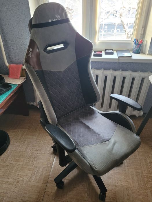 Продам игровое кресло Aero Cool