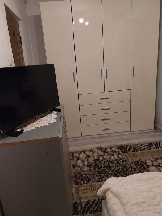 Vând garsonieră  mobilată