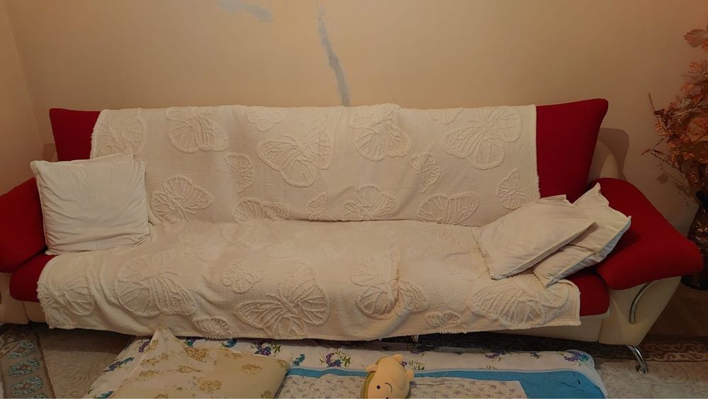 Диван с угловым креслом для гостиной
