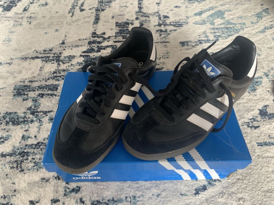 Продам кроссовки Adidas