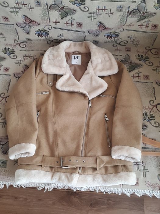 Продам куртку женскую