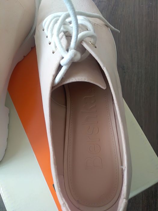 Дамски обувки номер 38