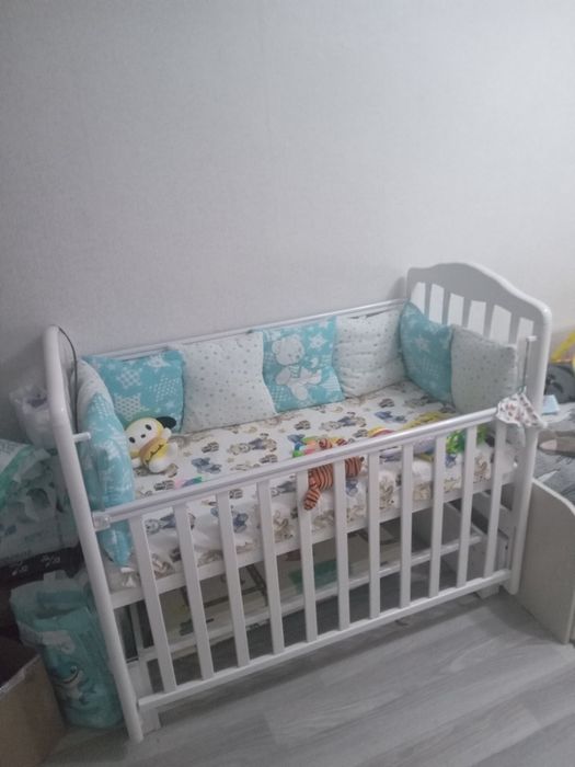 Детская кроватка