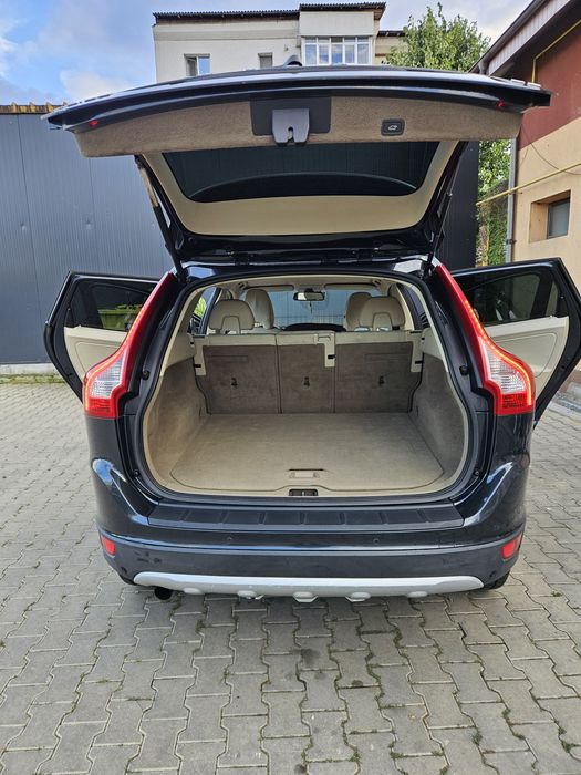 Volvo xc60  , 2011