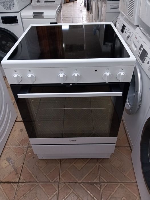 Свободно стояща печка с керамичен плот VOSS   с две години Гаранция!