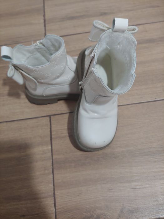 Ghete imblanite pentru fete, alb - mar. 26 / 15.5 cm