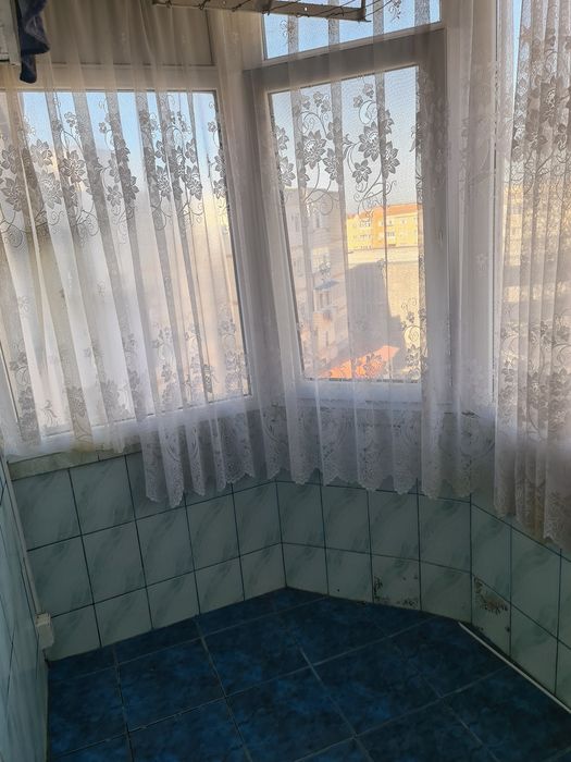 Vand apartament zona H-uri