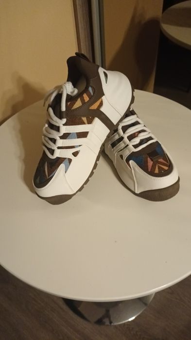 Vând pantofi unisex talpa groasa