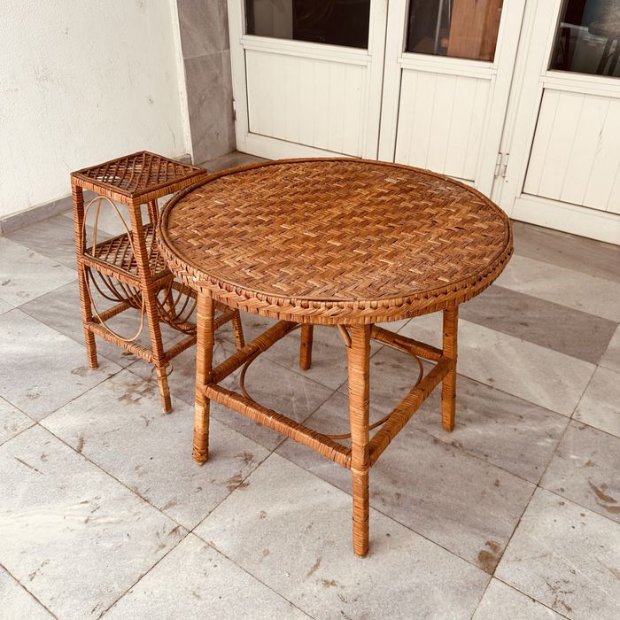 Холандски двуместен диван – вълнена дамаска, отлично състояние