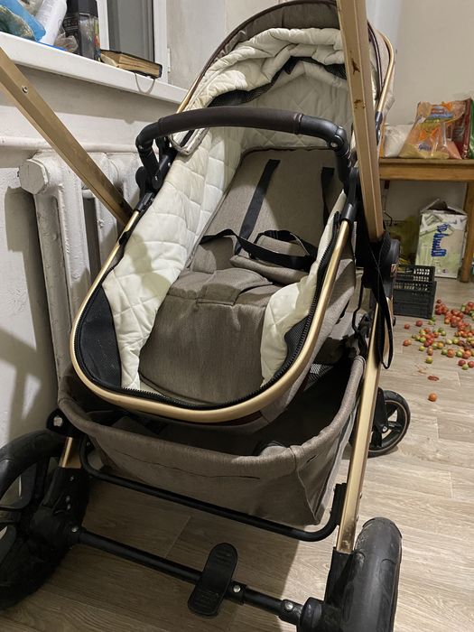 Продам коляску в отличном состояний
