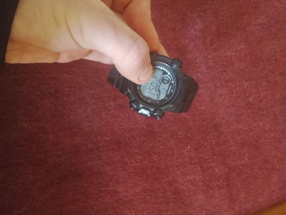 Продам часы бушные