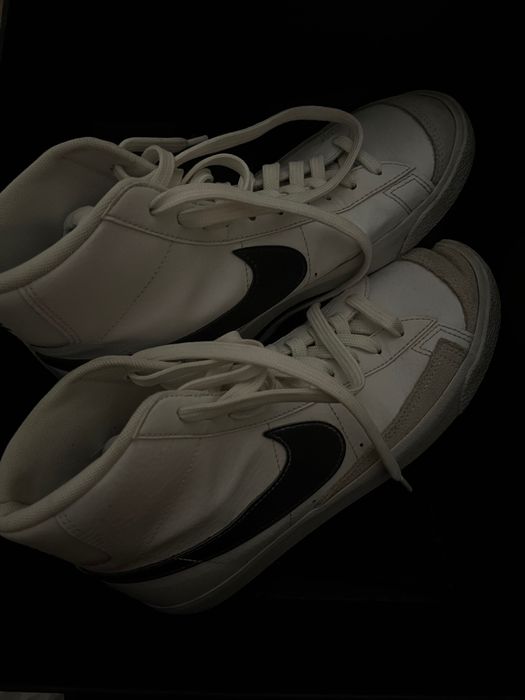 Nike бели обувки