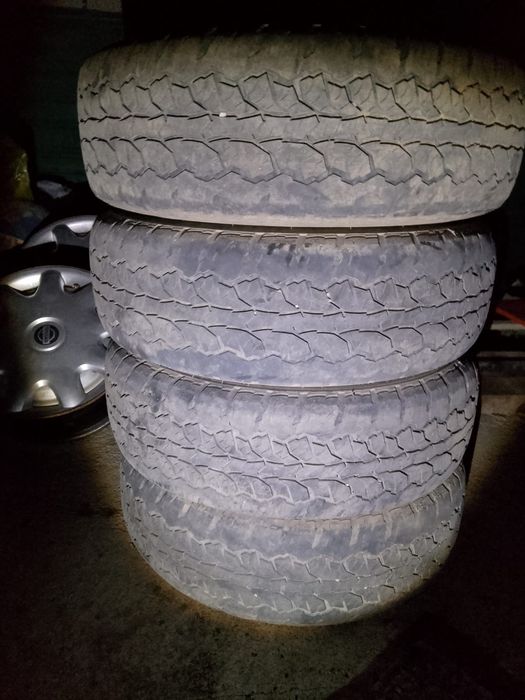 Продам комплект шин