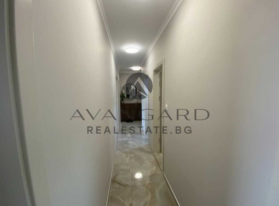 Продава се Тристаен апартамент в Пловдив, Център - 100 кв.м за 2180 €/кв.м - Снимка #11