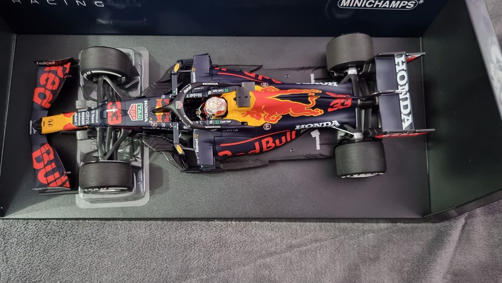 Red bull rb16b French gp Max Verstappen f1 2021 WC 1:18 minichamps