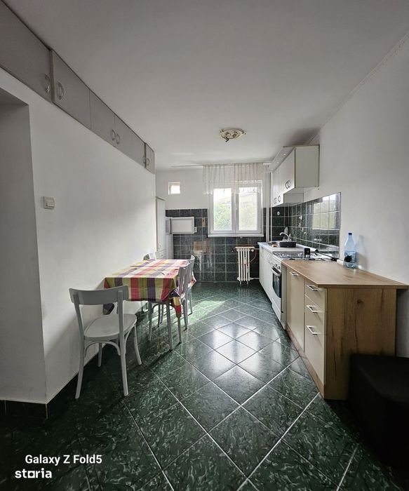 Apartament 2 camere decomandat  Str. Carpați ,