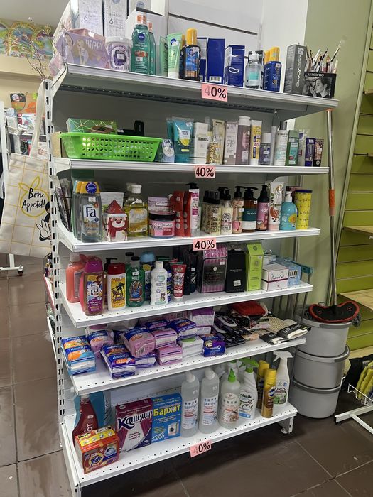 Стелажи торговые в отличном состоянии