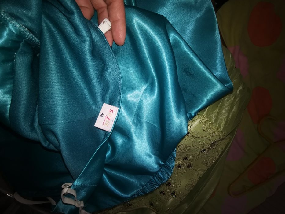 Дамски рокли - официални и други