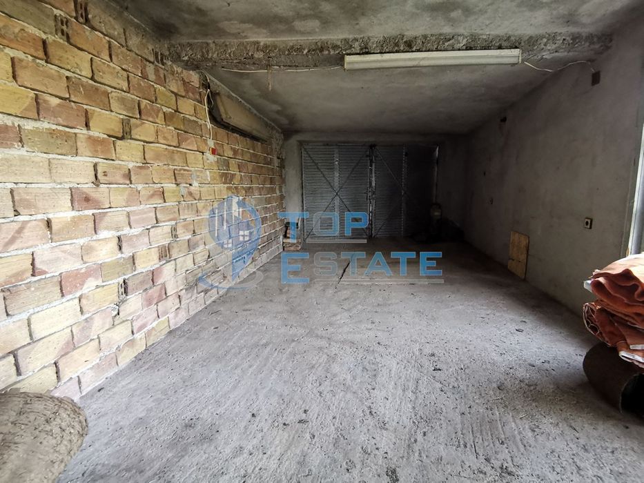 Етаж от къща със самостоятелен вход в село Първомайци