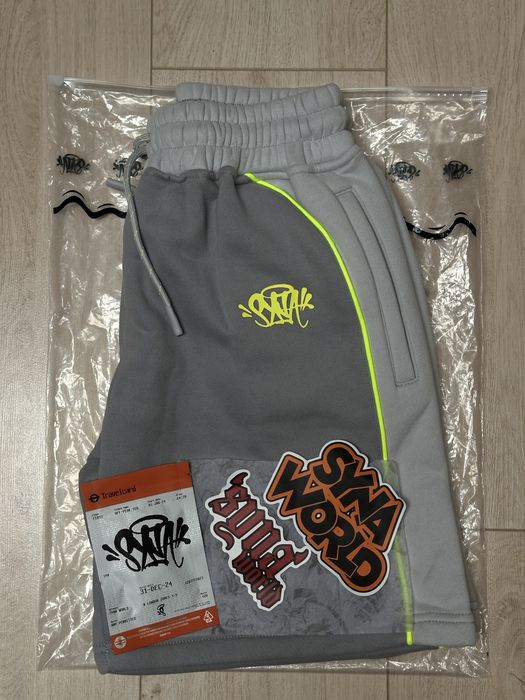 Syna World Team Pipe shorts - Grey/Volt Green