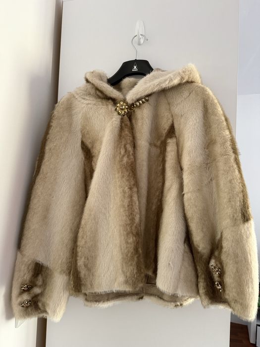 Blana eleganta cu detalii