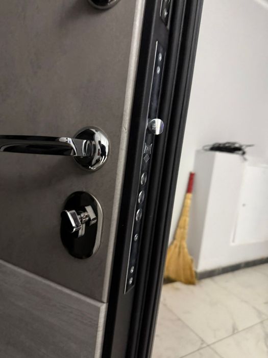 Вскрытие двери. Аварийно .