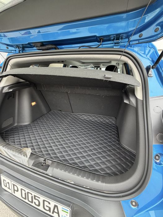 Tracker 2020 Premier Xitoy zborka