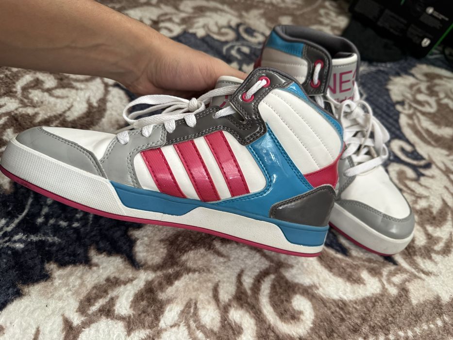 NEO Adidas като нови