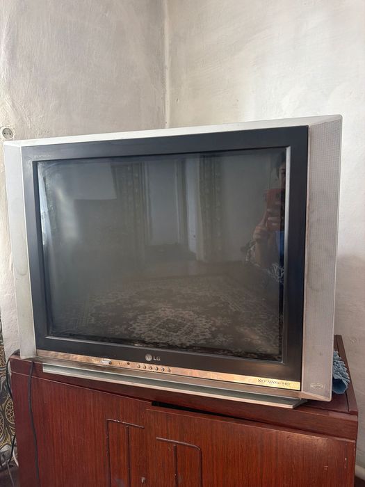 Телевизор LG, диагональ 72