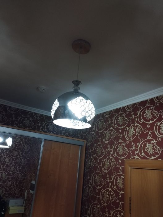 Люстра металическая