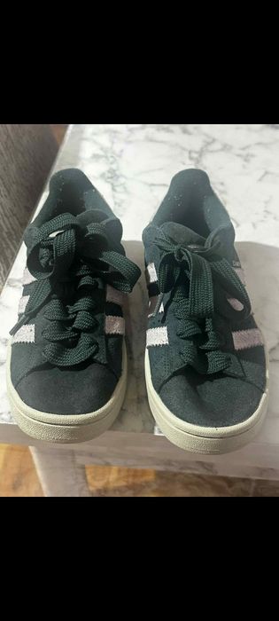 Тъмно зелени маратонки  Adidas Campus 00,в много добро състояние!