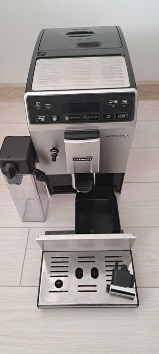 Кафеавтомат Делонги Аутентика / Delonghi Autentica