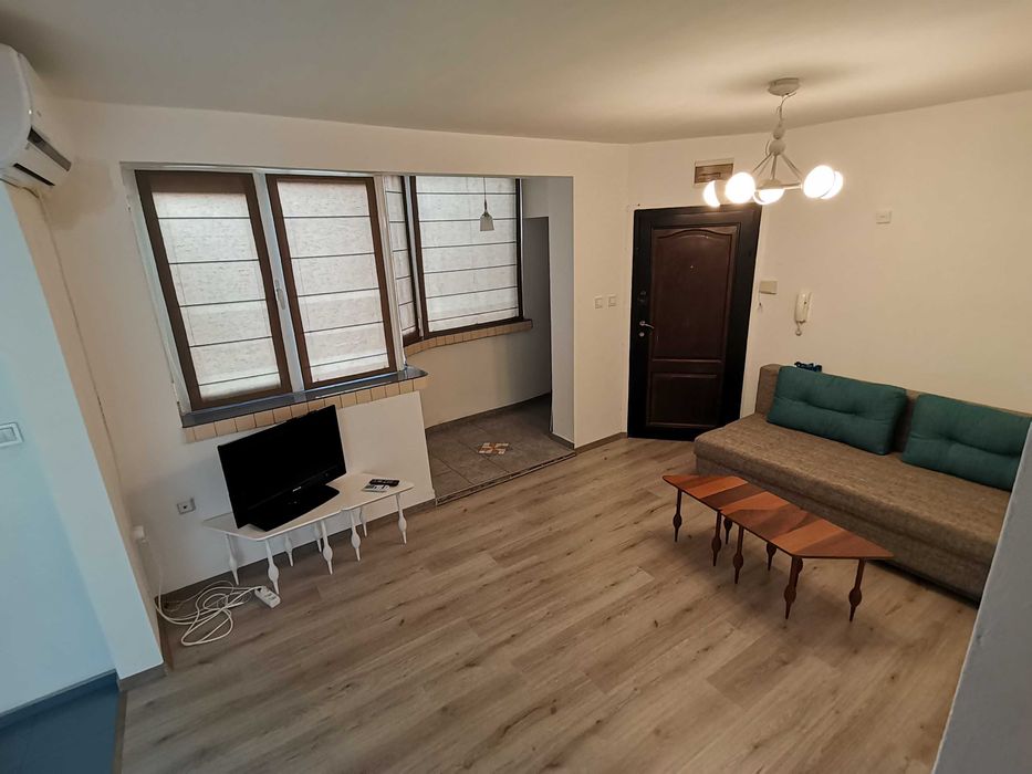 Дава се под наем Двустаен апартамент в Бургас, Възраждане - 70 кв.м за 408 € - Снимка #1